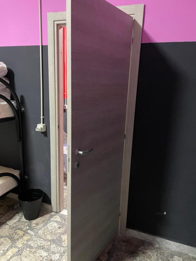 נאפולי Alexander Hostel מראה חיצוני תמונה